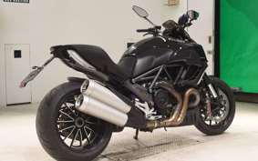 DUCATI DIAVEL 2011