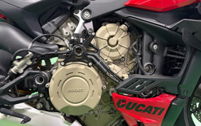 DUCATI STREET FIGHTER V4S 2023 4F00