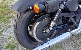 HARLEY XL883N 2015 LE2