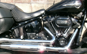 HARLEY  HARLEY FLHCS 2018 YBK