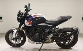 TRIUMPH TRIDENT 660 2018