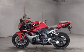 HONDA CBR600RR PC40