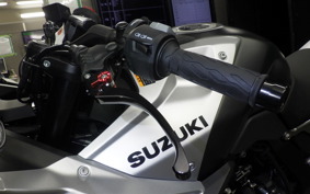 SUZUKI GSX-8R 2025 EM1AA