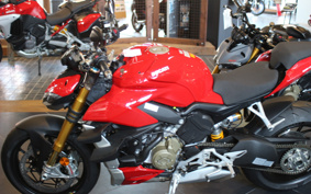 DUCATI  DUCATI  STREET  FIGHTER V4S 2022