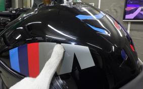 BMW M1000R 2025
