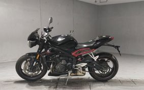 TRIUMPH STREET TRIPLE R 2019 HDA434