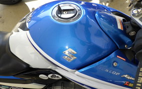 SUZUKI GSR250