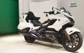 HONDA GL 1800 GOLD WING TOUR DCT SC79