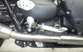 TRIUMPH STREET TWIN 2019
