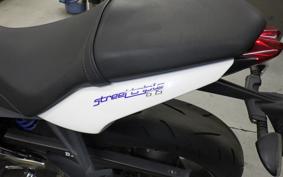 TRIUMPH STREET TRIPLE 85 2013