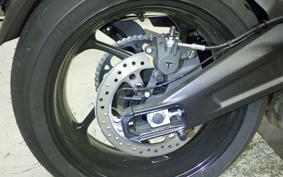 TRIUMPH TRIDENT 660 2026