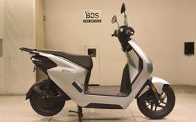 HONDA EM1 e: 2022 EF16