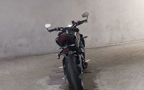 TRIUMPH STREET TRIPLE RS 2025 HDA614