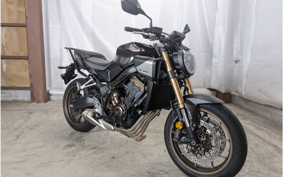 HONDA CB650R E-Clutch 2025 RH17