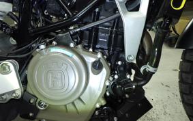 HUSQVARNA SVARTPILEN 401 2022