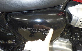 TRIUMPH BONNEVILLE T100 2020