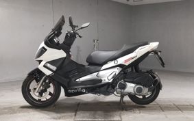APRILIA SR MAX 300 ..