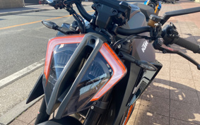 KTM 1290 SUPER DUKE-R 2022 V3940