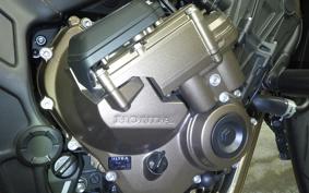 HONDA CB650R E-Clutch 2025 RH17