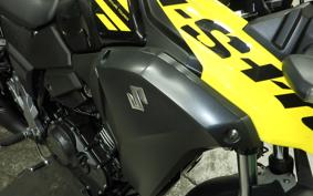 SUZUKI Vｽﾄﾛｰﾑ250A 2012