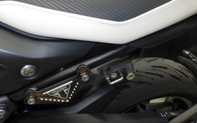 TRIUMPH TRIDENT 660 2021