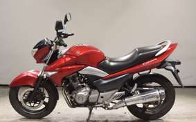 SUZUKI GSR250