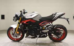 TRIUMPH STREET TRIPLE RX 2026