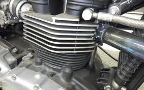 TRIUMPH BONNEVILLE SE 2009