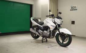 SUZUKI GSR250