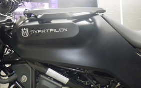 HUSQVARNA SVARTPILEN 125 2003