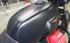 MOTO GUZZI V7 CARBON 2019