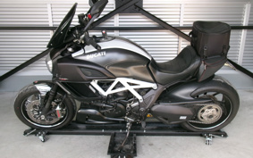 DUCATI DIAVEL CARBON 2014 ZDMG105JAEB