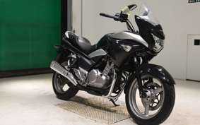 SUZUKI GSR250S 2015