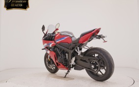 HONDA CBR650R E-Clutch 2025 RH17