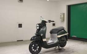 YAMAHA VINO 50 Gen.4 2004 AY02