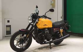 MOTO GUZZI V7 STONE 3 2021
