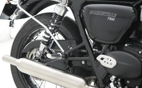 TRIUMPH BONNEVILLE T100 2022 DAD70G