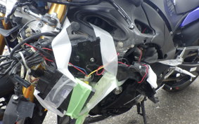 YAMAHA YZF-R1