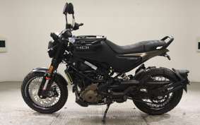 HUSQVARNA SVARTPILEN 401 2025