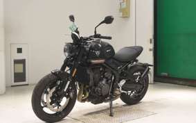 TRIUMPH TRIDENT 660 2025