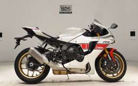 YAMAHA YZF-R1 2022