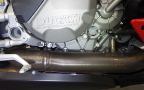 DUCATI STREETFIGHTER V2 2022