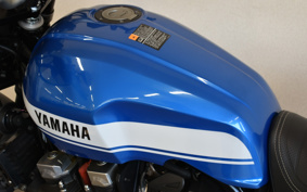 YAMAHA XJR1300 2015 RP19