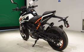 KTM 125 DUKE 2025