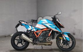 KTM 1290 SUPER  DUKE R V3940