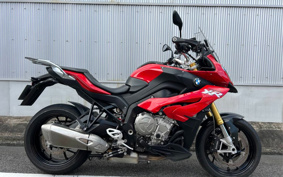 BMW S1000XR 2016 0D03