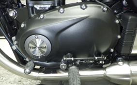 TRIUMPH BONNEVILLE BOBBER 2026