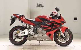HONDA CBR600RR 2004 PC37