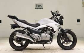 SUZUKI GSR250 2021