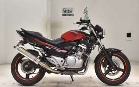 SUZUKI GSR250 2015